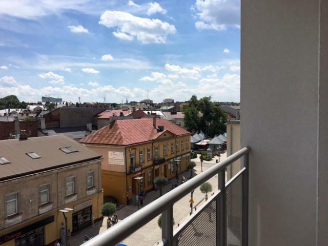 Family & Business Elegant Apartments Rynek Centrum Downtown - 2 Bedroom, Balcony, Parking เคียลเซ ภายนอก รูปภาพ