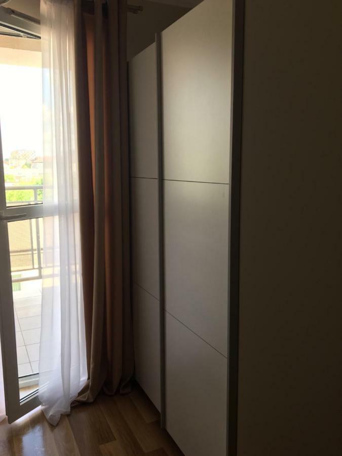 Family & Business Elegant Apartments Rynek Centrum Downtown - 2 Bedroom, Balcony, Parking เคียลเซ ภายนอก รูปภาพ