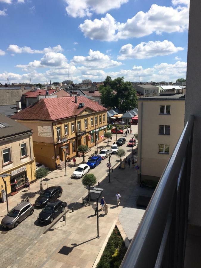 Family & Business Elegant Apartments Rynek Centrum Downtown - 2 Bedroom, Balcony, Parking เคียลเซ ภายนอก รูปภาพ