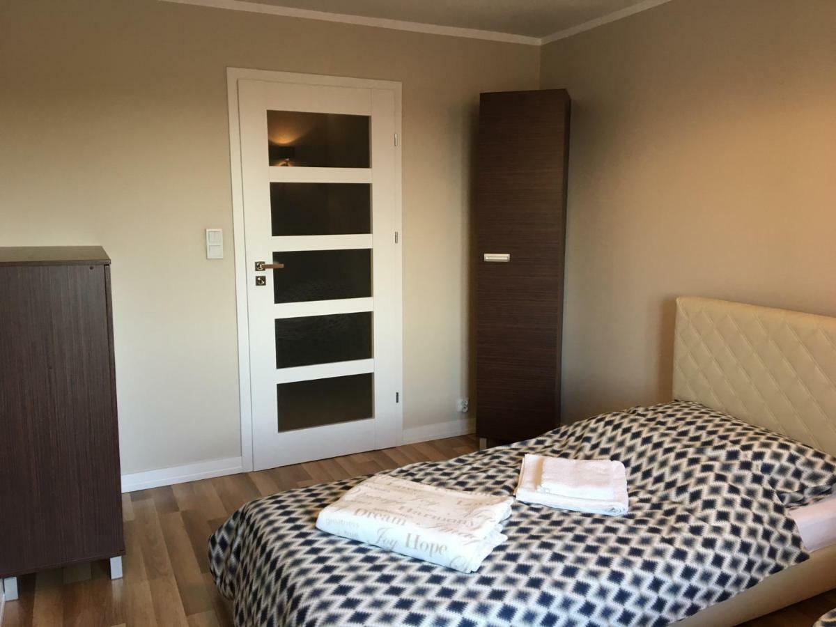 Family & Business Elegant Apartments Rynek Centrum Downtown - 2 Bedroom, Balcony, Parking เคียลเซ ภายนอก รูปภาพ