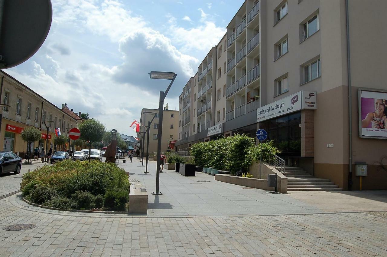 Family & Business Elegant Apartments Rynek Centrum Downtown - 2 Bedroom, Balcony, Parking เคียลเซ ภายนอก รูปภาพ