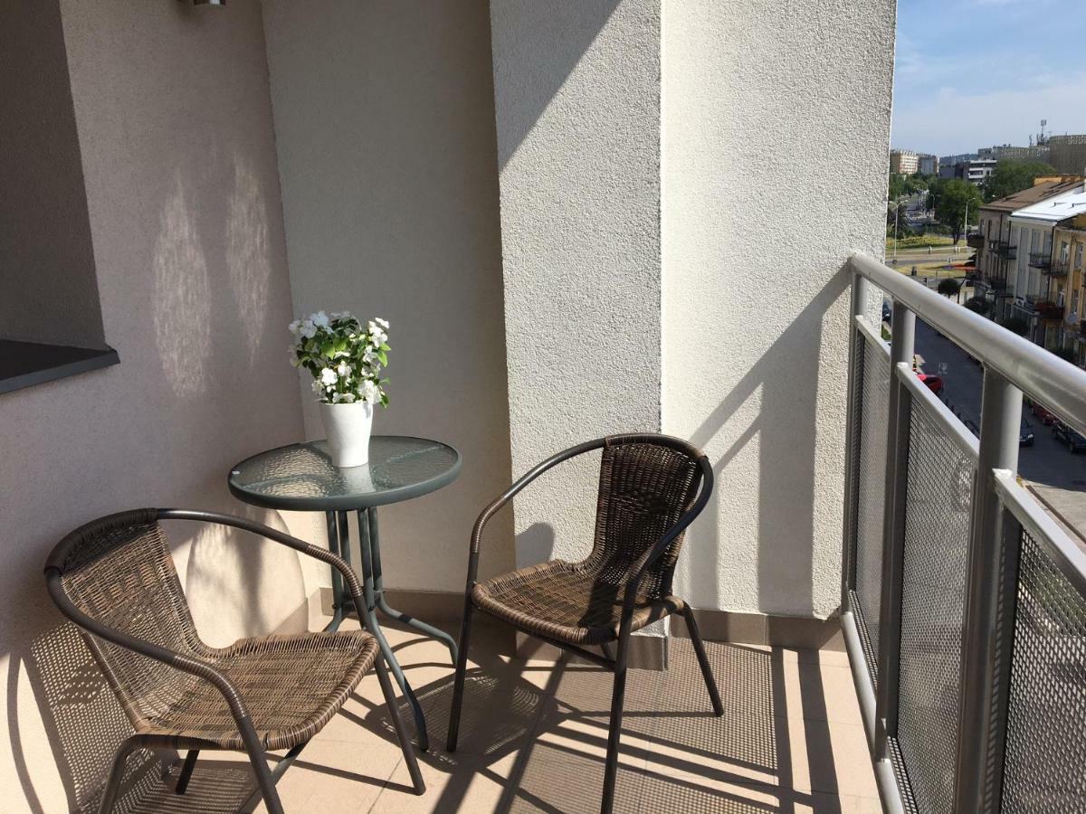 Family & Business Elegant Apartments Rynek Centrum Downtown - 2 Bedroom, Balcony, Parking เคียลเซ ภายนอก รูปภาพ