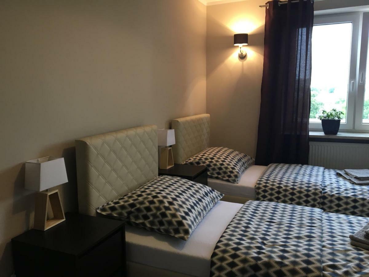 Family & Business Elegant Apartments Rynek Centrum Downtown - 2 Bedroom, Balcony, Parking เคียลเซ ภายนอก รูปภาพ