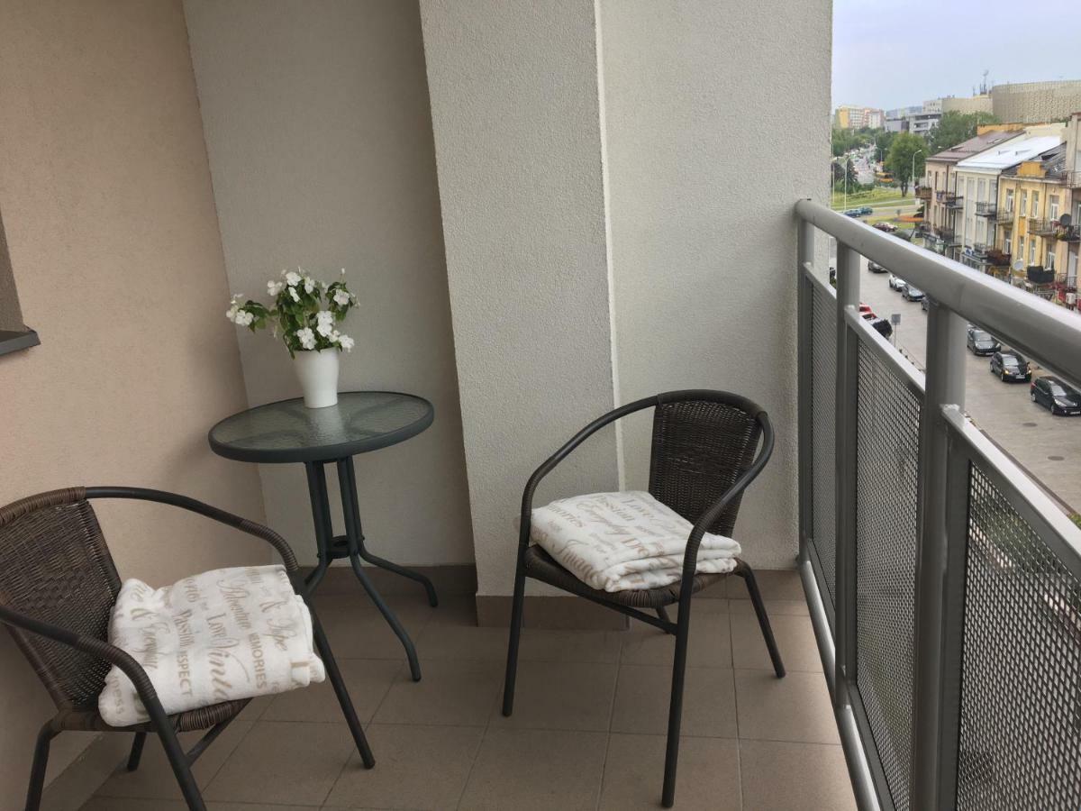 Family & Business Elegant Apartments Rynek Centrum Downtown - 2 Bedroom, Balcony, Parking เคียลเซ ภายนอก รูปภาพ