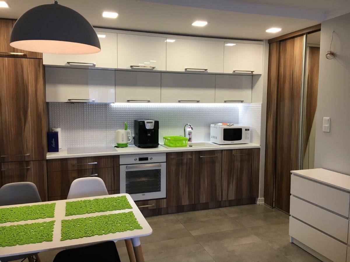 Family & Business Elegant Apartments Rynek Centrum Downtown - 2 Bedroom, Balcony, Parking เคียลเซ ภายนอก รูปภาพ