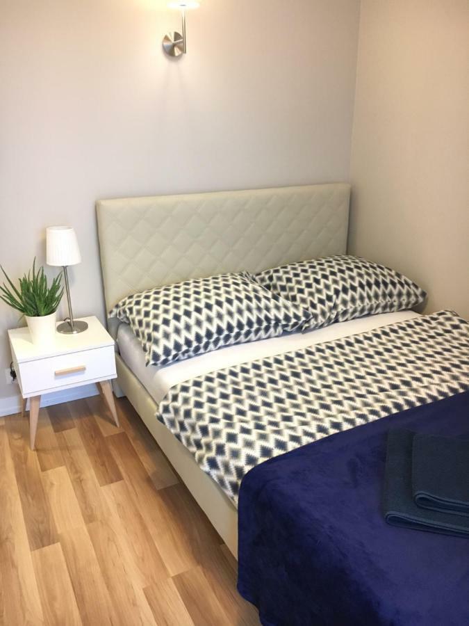 Family & Business Elegant Apartments Rynek Centrum Downtown - 2 Bedroom, Balcony, Parking เคียลเซ ภายนอก รูปภาพ