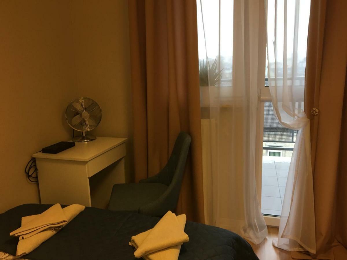 Family & Business Elegant Apartments Rynek Centrum Downtown - 2 Bedroom, Balcony, Parking เคียลเซ ภายนอก รูปภาพ