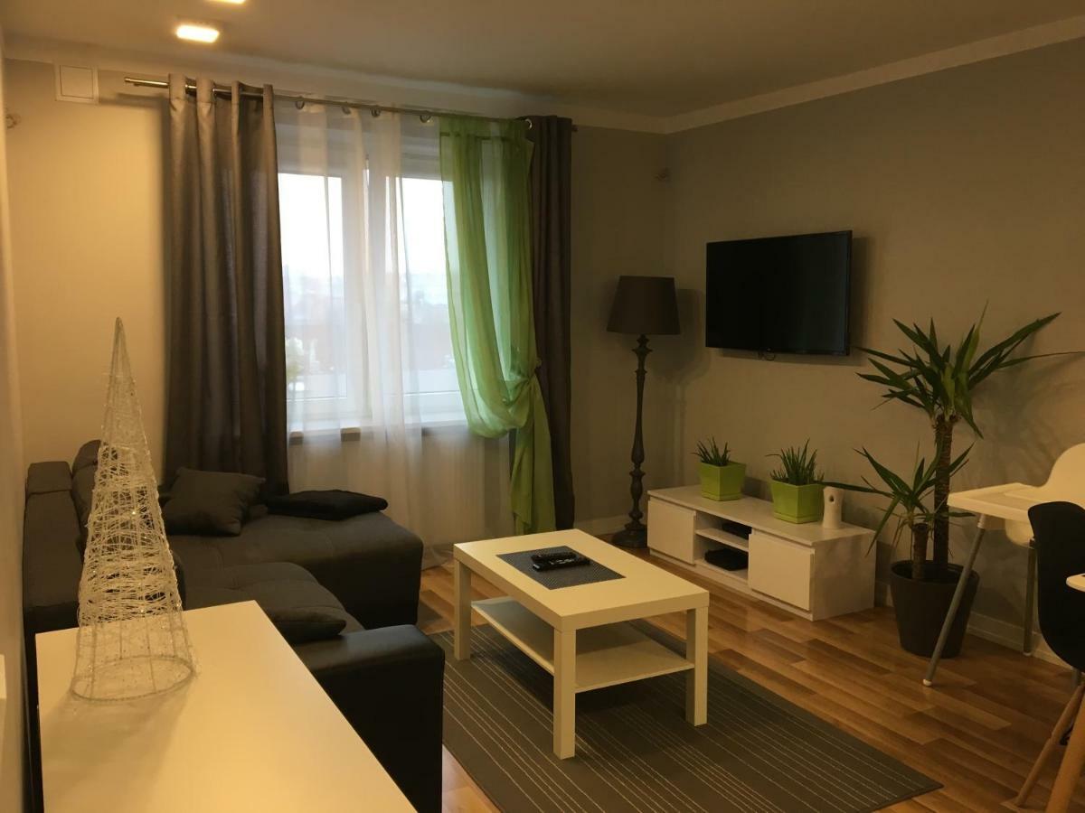 Family & Business Elegant Apartments Rynek Centrum Downtown - 2 Bedroom, Balcony, Parking เคียลเซ ภายนอก รูปภาพ